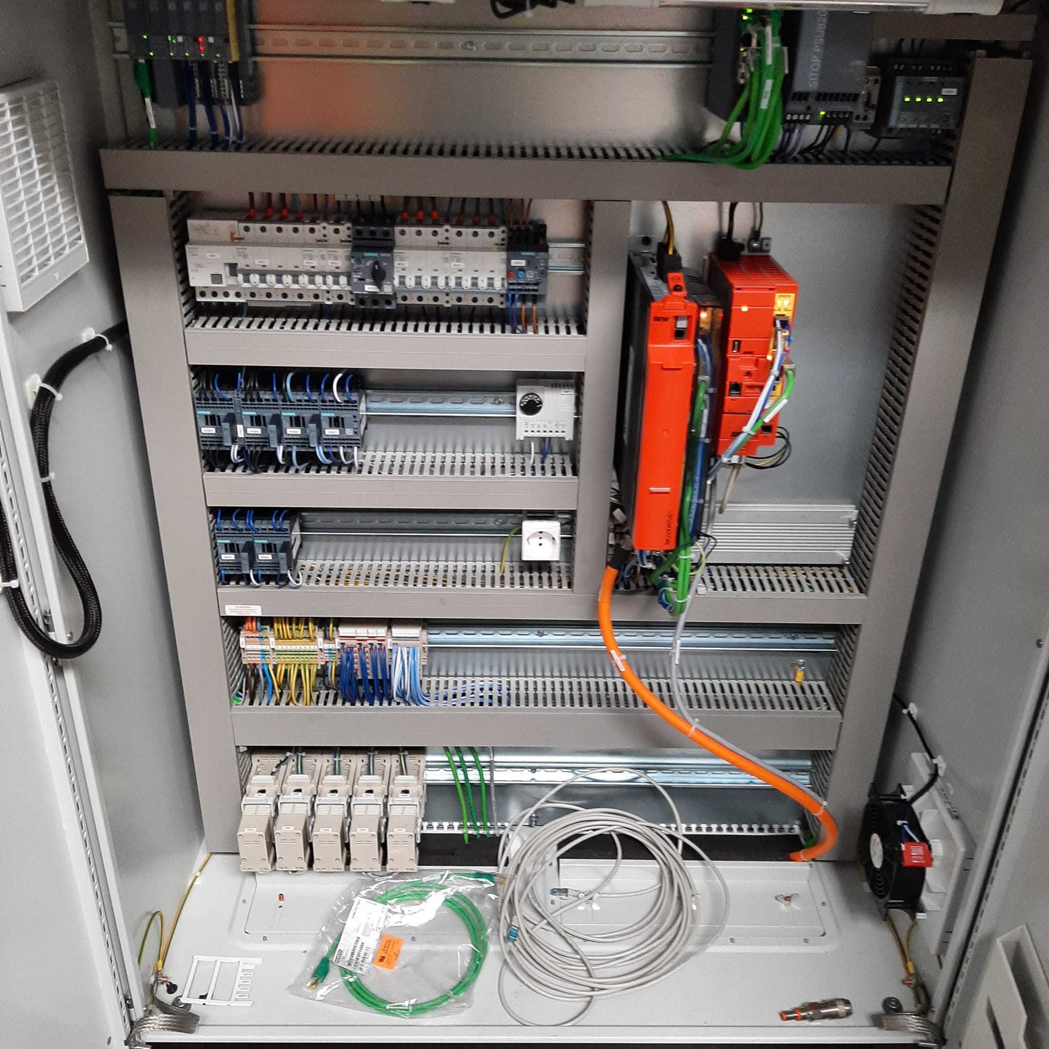 Montage und Transport von Industrieanlagen