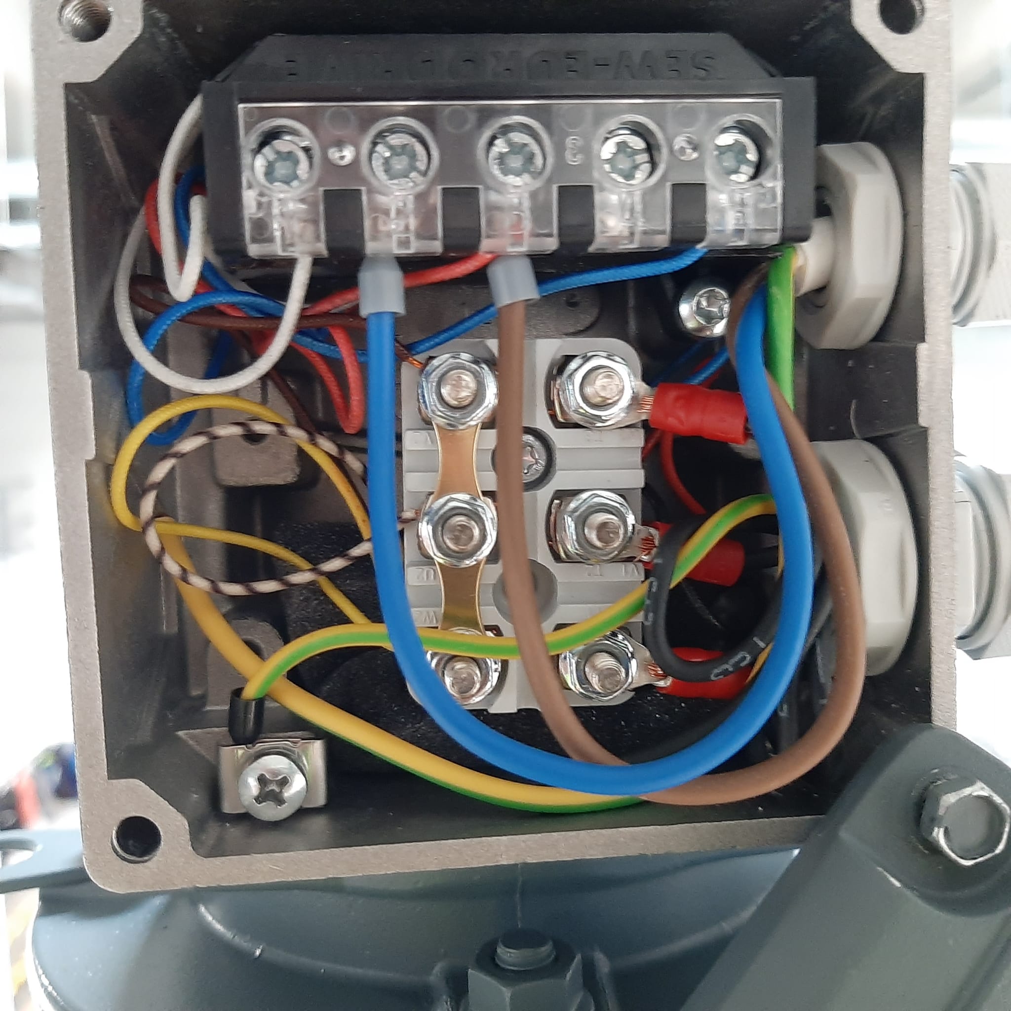 Montage und Demontage von Industriemaschinen